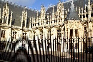 Дворец правосудия в Руане. Руан (Rouen). Нормандия.